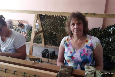 На Ставрополье георгиевские коммунисты приняли участие в плетении сетей для бойцов СВО
