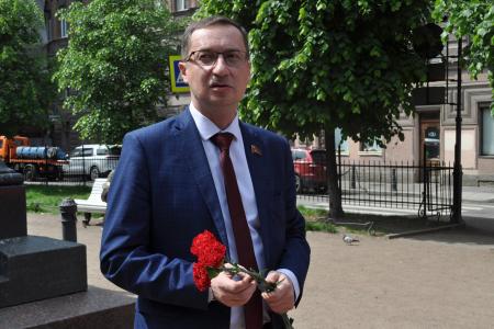 Коммунисты Санкт-Петербурга отметили Пушкинский день