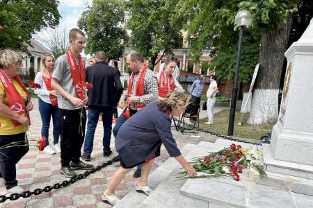 Тульский обком КПРФ провел акцию, посвященную Международному дню русского языка