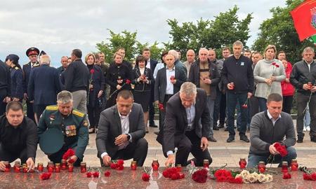 Ульяновские коммунисты приняли участие во Всероссийской акции «Свеча памяти» и возложении цветов к Вечному огню