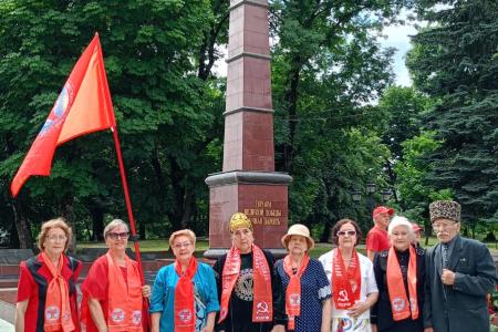 Активистки ВЖС-«Надежда России» провели серию мероприятий в День памяти и скорби