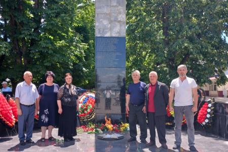 Коммунисты Карачаево-Черкесии одобряют Политический отчет ЦК КПРФ XIX съезду партии, пополняя свои ряды участниками СВО