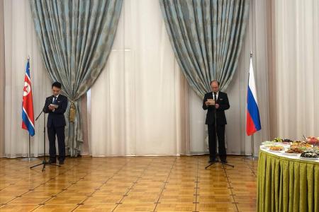 К.К. Тайсаев посетил Посольство КНДР в России по случаю годовщины заключения Договора о всеобъемлющем стратегическом партнерстве