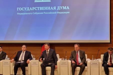 Николай Васильев принял участие в парламентских слушаниях