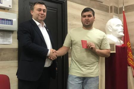 Коммунисты Карачаево-Черкесии одобряют Политический отчет ЦК КПРФ XIX съезду партии, пополняя свои ряды участниками СВО