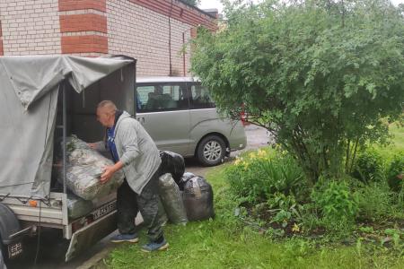 Гуманитарный конвой от новгородских коммунистов уходит в зону СВО