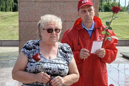 В День памяти и скорби коммунисты и комсомольцы города Иваново почтили память героев