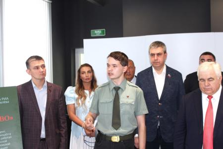 В Луганске открылась выставка памяти военкора РИА Новости Ростислава Журавлёва «Дорогами СВО»