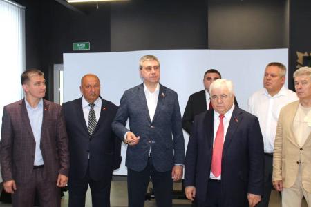 В Луганске открылась выставка памяти военкора РИА Новости Ростислава Журавлёва «Дорогами СВО»