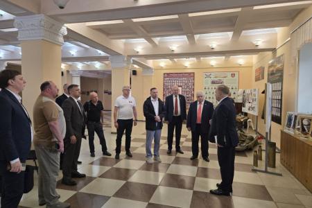 Делегация КПРФ во главе с К.К. Тайсаевым находится с рабочим визитом в ДНР