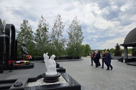 Делегация КПРФ во главе с К.К. Тайсаевым находится с рабочим визитом в ДНР