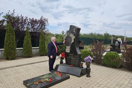 Делегация КПРФ во главе с К.К. Тайсаевым находится с рабочим визитом в ДНР