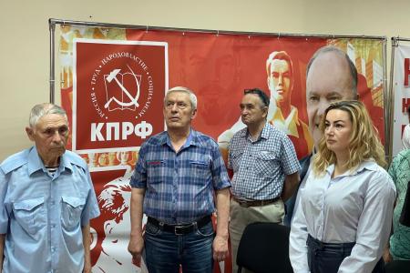 Крымские коммунисты продолжают обсуждение политического отчета