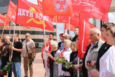 Коммунисты Мордовии почтили память победителей Великой Отечественной