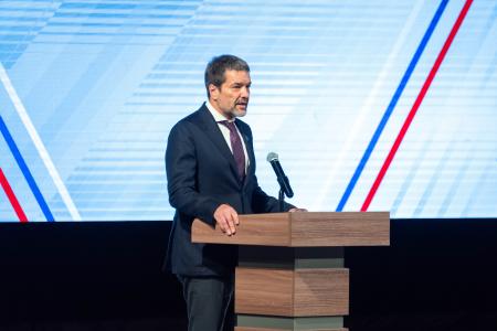 Александр Ющенко поздравил выпускников школ Реутова