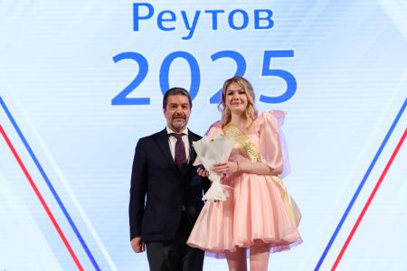 Александр Ющенко поздравил выпускников школ Реутова