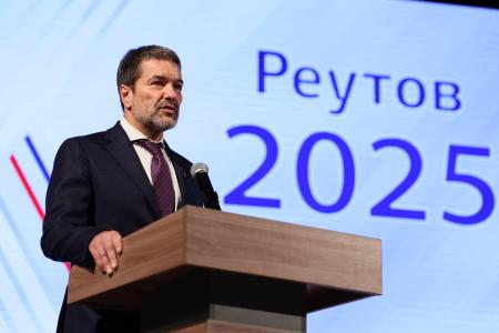 Александр Ющенко поздравил выпускников школ Реутова