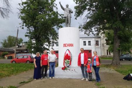 Ярославская область. В Тутаеве коммунисты отремонтировали памятник В.И. Ленину