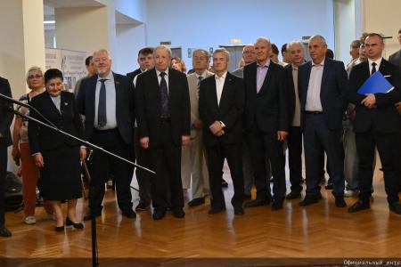 Г.А. Зюганов открыл в Госдуме выставку, посвященную 110-летнему юбилею советской актрисы М.Н. Мордасовой