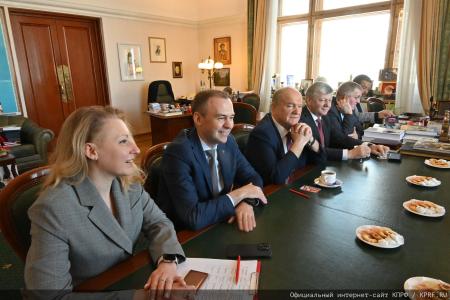«Дорогами СВО». Г.А. Зюганов выступил на открывшейся в Госдуме фотовыставке, посвященной памяти коммуниста, военкора Ростислава Журавлева и его боевых товарищей. Репортаж КПРФ.ру
