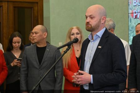 «Дорогами СВО». Г.А. Зюганов выступил на открывшейся в Госдуме фотовыставке, посвященной памяти коммуниста, военкора Ростислава Журавлева и его боевых товарищей. Репортаж КПРФ.ру