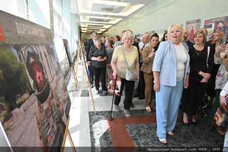 «Дорогами СВО». Г.А. Зюганов выступил на открывшейся в Госдуме фотовыставке, посвященной памяти коммуниста, военкора Ростислава Журавлева и его боевых товарищей. Репортаж КПРФ.ру