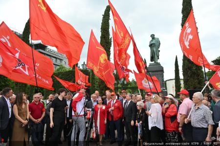 Г.А. Зюганов: «С Днем рождения Александра Пушкина! С Днем русского языка!»