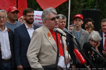 Г.А. Зюганов: «С Днем рождения Александра Пушкина! С Днем русского языка!»