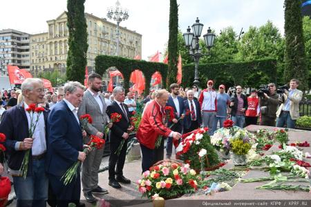 Г.А. Зюганов: «С Днем рождения Александра Пушкина! С Днем русского языка!»