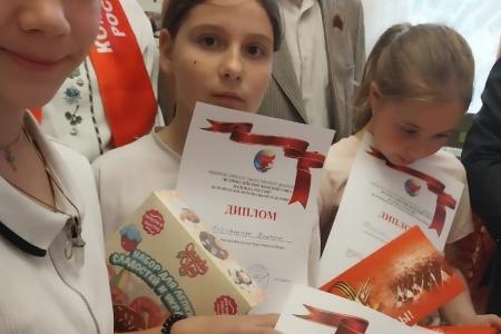 Сергей Гаврилов: «Белгородские ребята пишут письма солдатам СВО и делают браслеты-обереги»