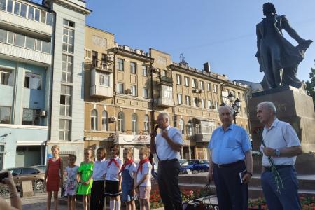 «Отчизне посвятим души прекрасные порывы!». Ростовские коммунисты отметили День русского языка