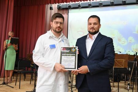 Ульяновск. Айрат Гибатдинов поздравил медиков с наступающим Днем Медицинского работника