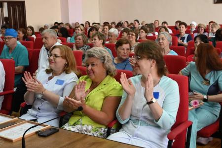 Ульяновск. Айрат Гибатдинов поздравил медиков с наступающим Днем Медицинского работника