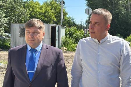 Член ЦК КПРФ, сенатор Российской Федерации Айрат Гибатдинов проверил ход ремонта школ в Ульяновске