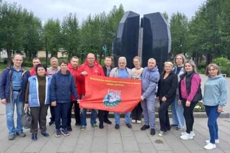 Самарская область. Коммунисты Жигулёвска помогли привести в порядок памятники в Парке Победы