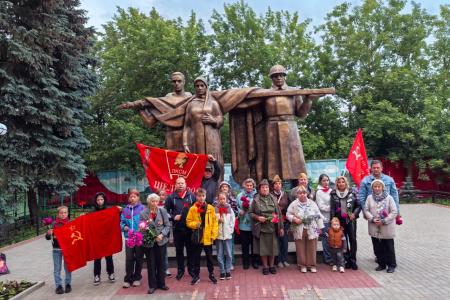 Подмосковные коммунисты: Если мы войну забудем, вновь придет война!