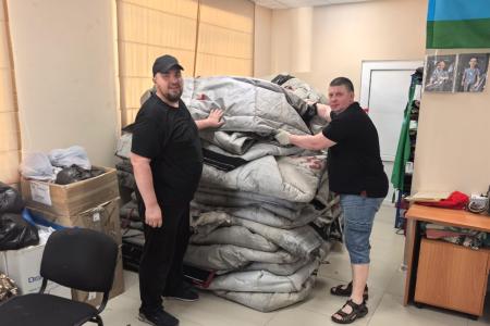 Тюменские коммунисты в очередной раз собрали и передали теплоизоляционные материалы для бойцов СВО