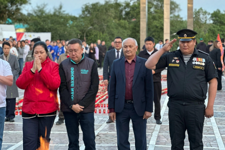 Коммунисты Калмыкии отметили День памяти и скорби