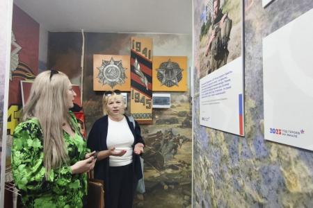 Ямало-Ненецкий автономный округ. В Новом Уренгое открылась фотовыставка памяти военного корреспондента Ростислава Журавлева «И вечность подарить себе в награду…»