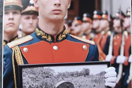 Ямало-Ненецкий автономный округ. В Новом Уренгое открылась фотовыставка памяти военного корреспондента Ростислава Журавлева «И вечность подарить себе в награду…»