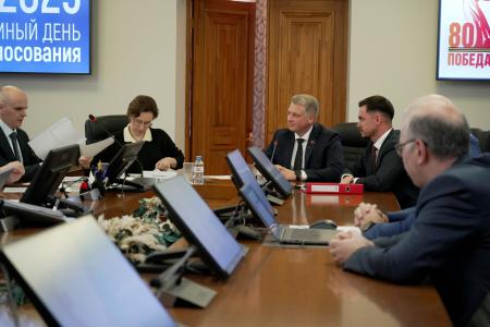 Александр Ивачёв сдал документы в Избирательную комиссию для регистрации кандидатом на пост Губернатора Свердловской области