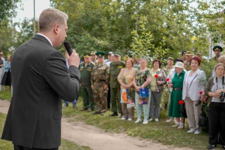 Свердловская область. В Белоярском при участии КПРФ открыли бюст маршалу Победы Г.К. Жукову