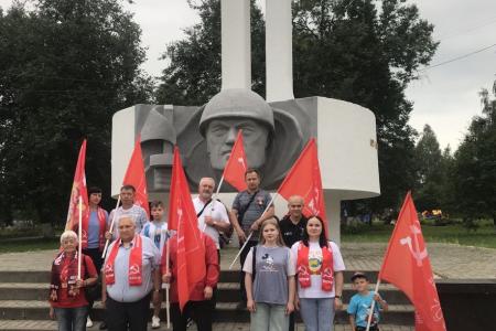 Коммунисты провели автопробег «Красные крылья Победы!» на юго-западе Брянской области
