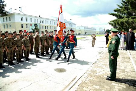 В Екатеринбурге увековечили имя героя-комсомольца Дмитрия Ежова