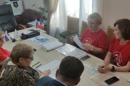 В избирком сданы подписи в поддержку кандидата от КПРФ на пост губернатора Новгородской области