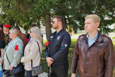 В Екатеринбурге увековечили имя героя-комсомольца Дмитрия Ежова