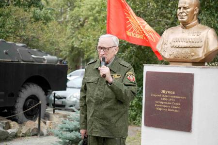 Свердловская область. В Белоярском при участии КПРФ открыли бюст маршалу Победы Г.К. Жукову