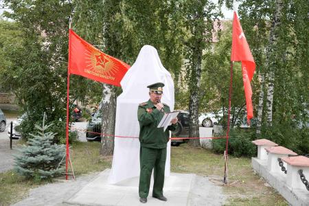 Свердловская область. В Белоярском при участии КПРФ открыли бюст маршалу Победы Г.К. Жукову