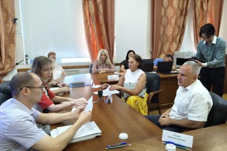Евгений Бессонов сдал документы для регистрации кандидатом на должность Губернатора Ростовской области