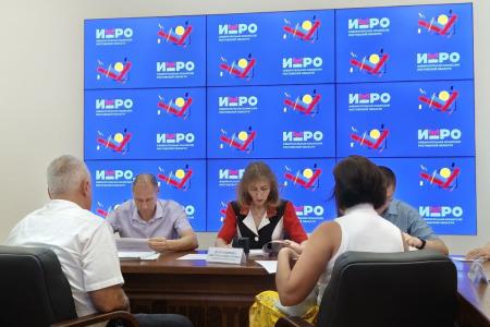 Евгений Бессонов сдал документы для регистрации кандидатом на должность Губернатора Ростовской области